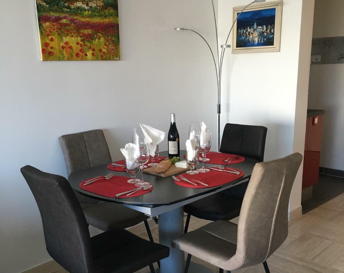French Riviera Condo 4 Rent In Marina Baie Des Anges فينوف لوبيه المظهر الخارجي الصورة